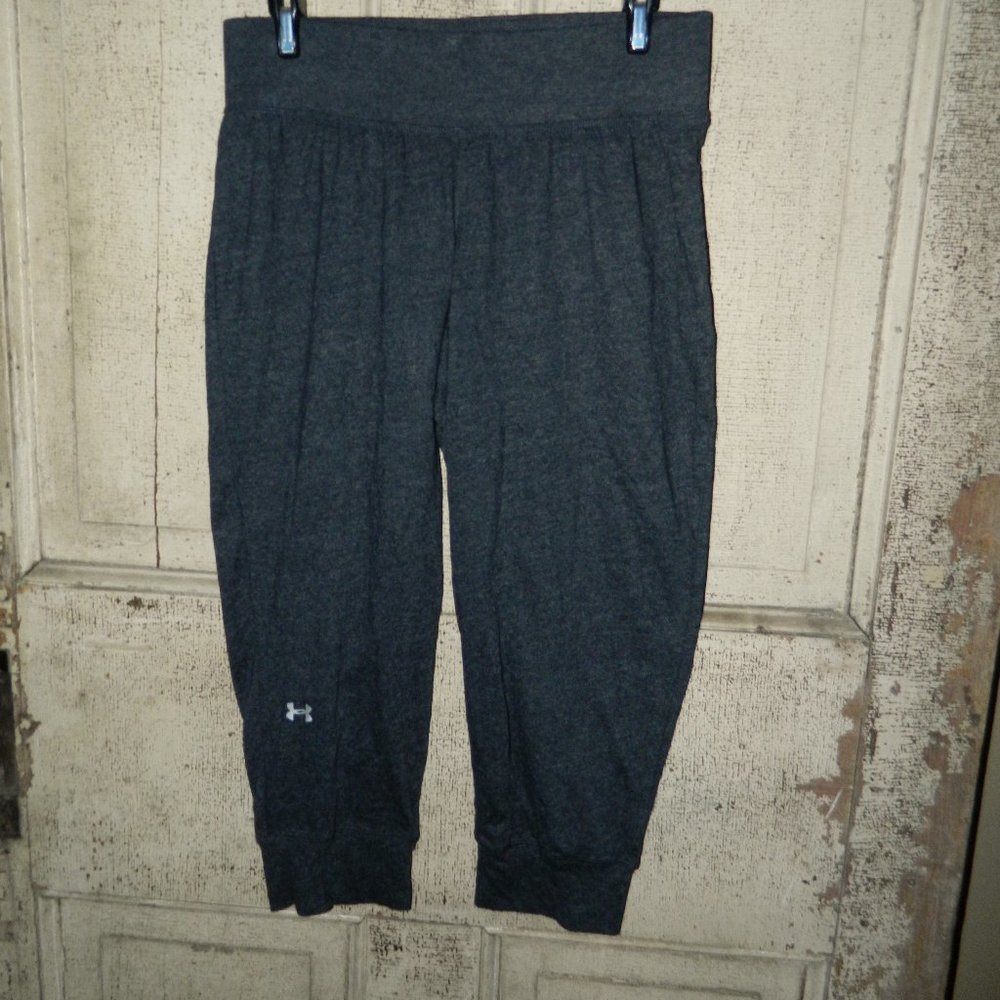 Womens Under Armour Charged Cotton Capri  SZ S (V-14)